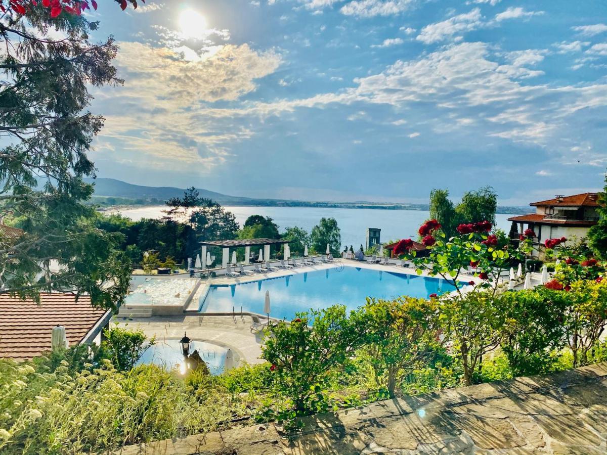 Santa Marina 2-Bedroom Apt. W/ Sea View + Terrace Sosopol Exterior foto
