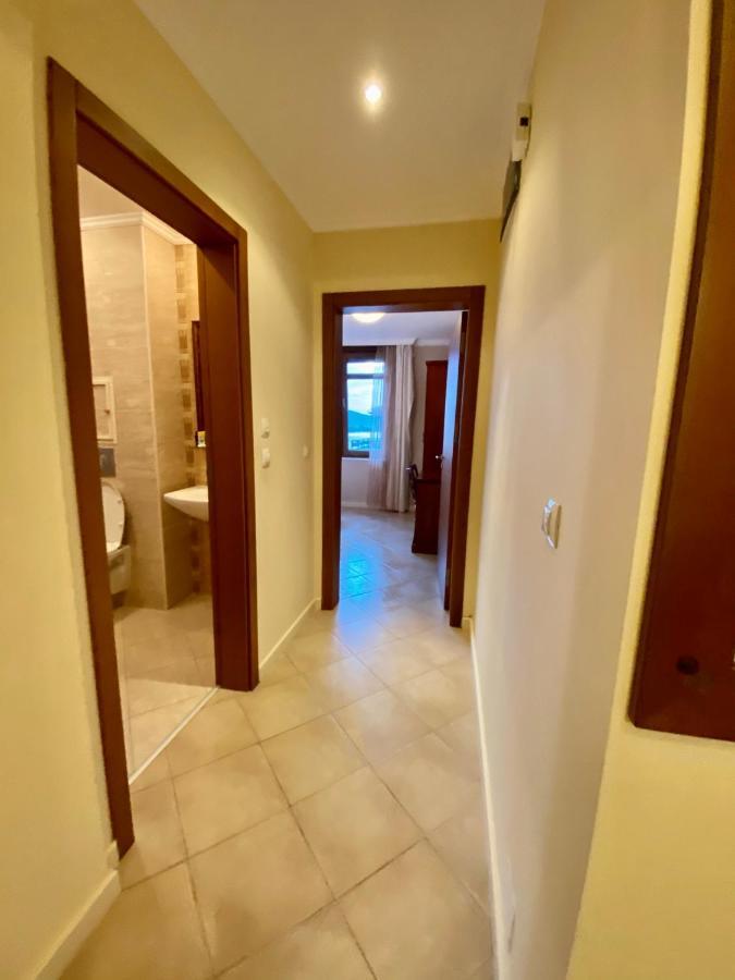 Santa Marina 2-Bedroom Apt. W/ Sea View + Terrace Sosopol Exterior foto